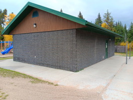 Change rooms/washrooms near the beach.