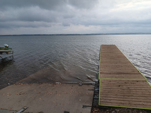 Launch and dock.
