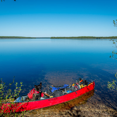 about to push off on a expedition from the sandy road access that is the only road access to the lake