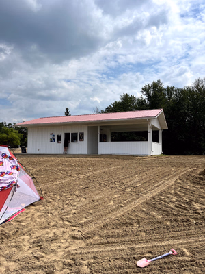 Store/Ice cream on the beach.