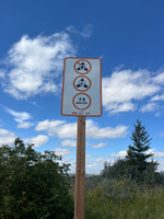 Motor restriction sign.