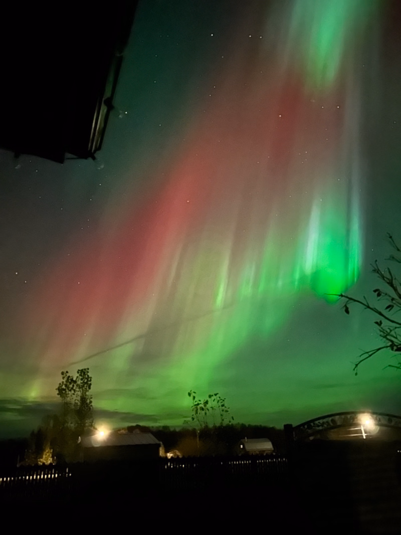 Northern lights at Burgis Beach resort, Good Spirit Lake Northern lights at Burgis Beach resort, Good Spirit Lake