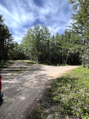 There is a fork on the road into the lake, you'll want to take the right to get to the boat launch.