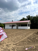 Store/Ice cream on the beach.