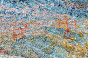 rock paintings found on the lake