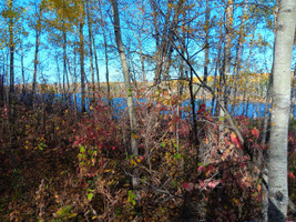 First view of the lake.